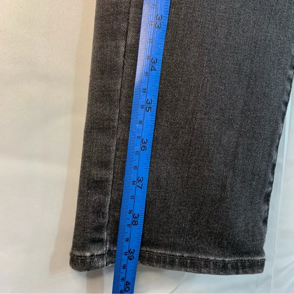 Levi Strauss 311 Shaping Skinny Black Denim Jeans, size 33 - Picture 13 of 16